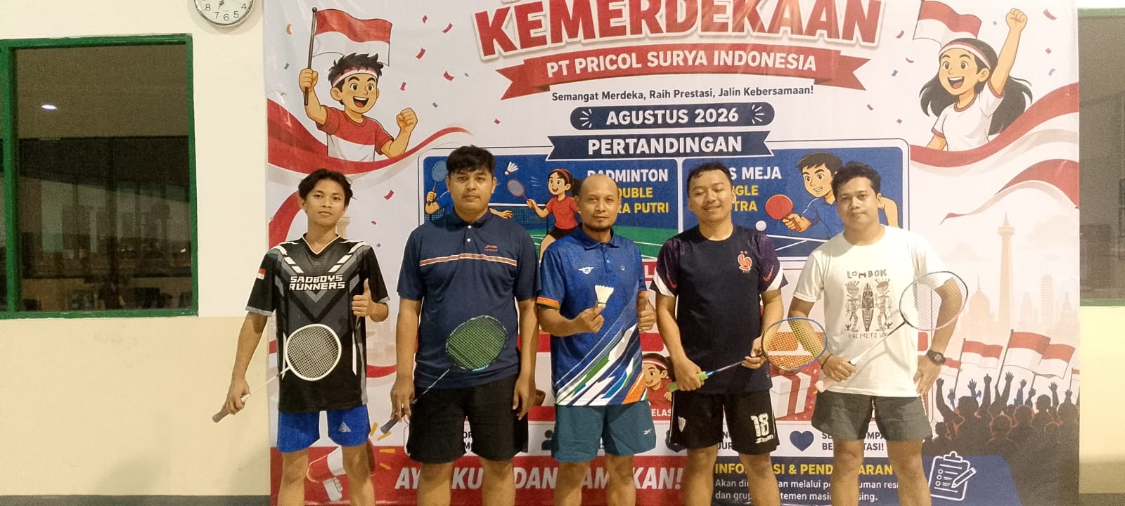 Kekompakan tim peserta friendly match badminton PT IPP dan PT Pricol